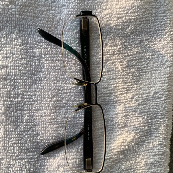 Gucci stylish frame for Women or Men. - Picture 3 of 3
